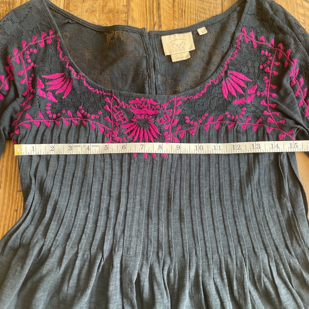 Gorgeous lace and embroidery Vanessa, Virginia Anthropologie top in EUC M - Picture 8 of 10